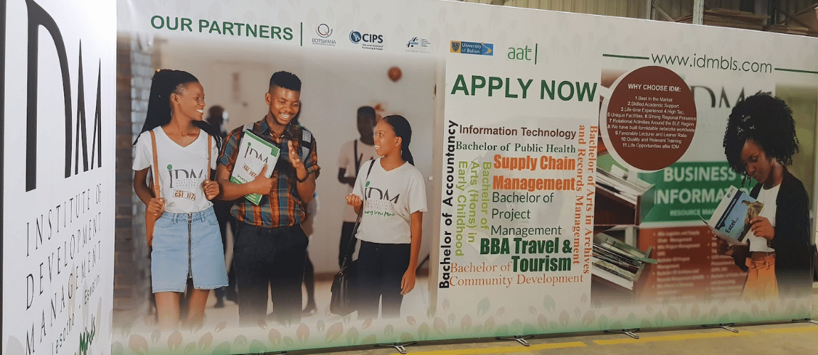 Enhance Sponsor Walls with Fabric Printing Techniques for Vibrant Trade Shows